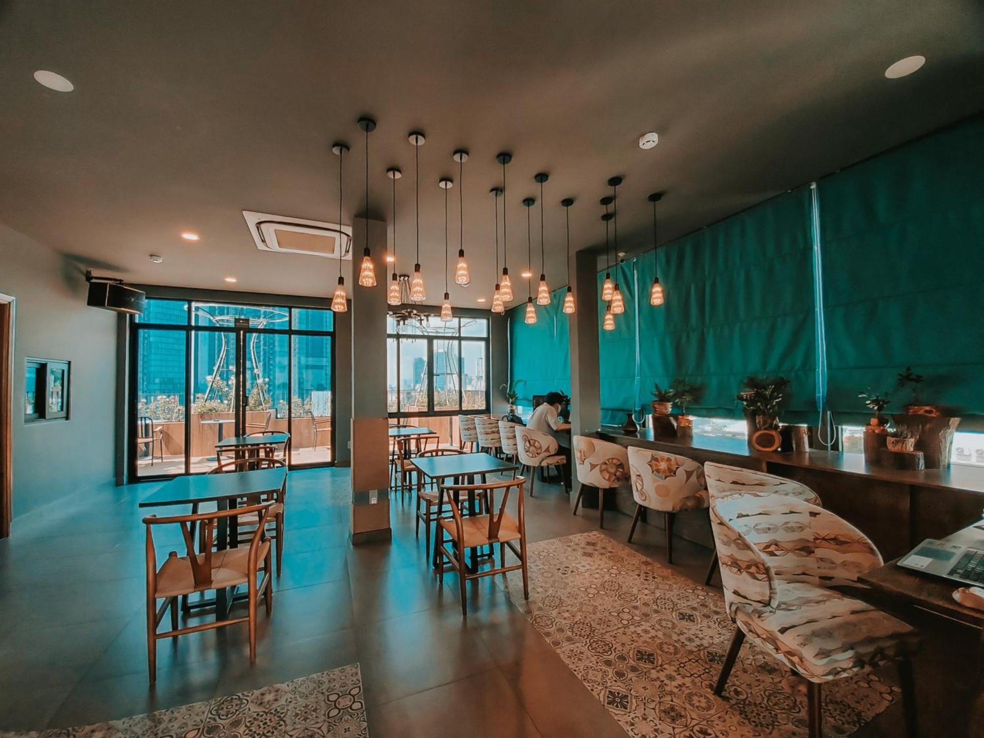 Hotel The Bloom Pham Viet Chanh - Modern Living Space In Saigon - A Choice For Western Travelers