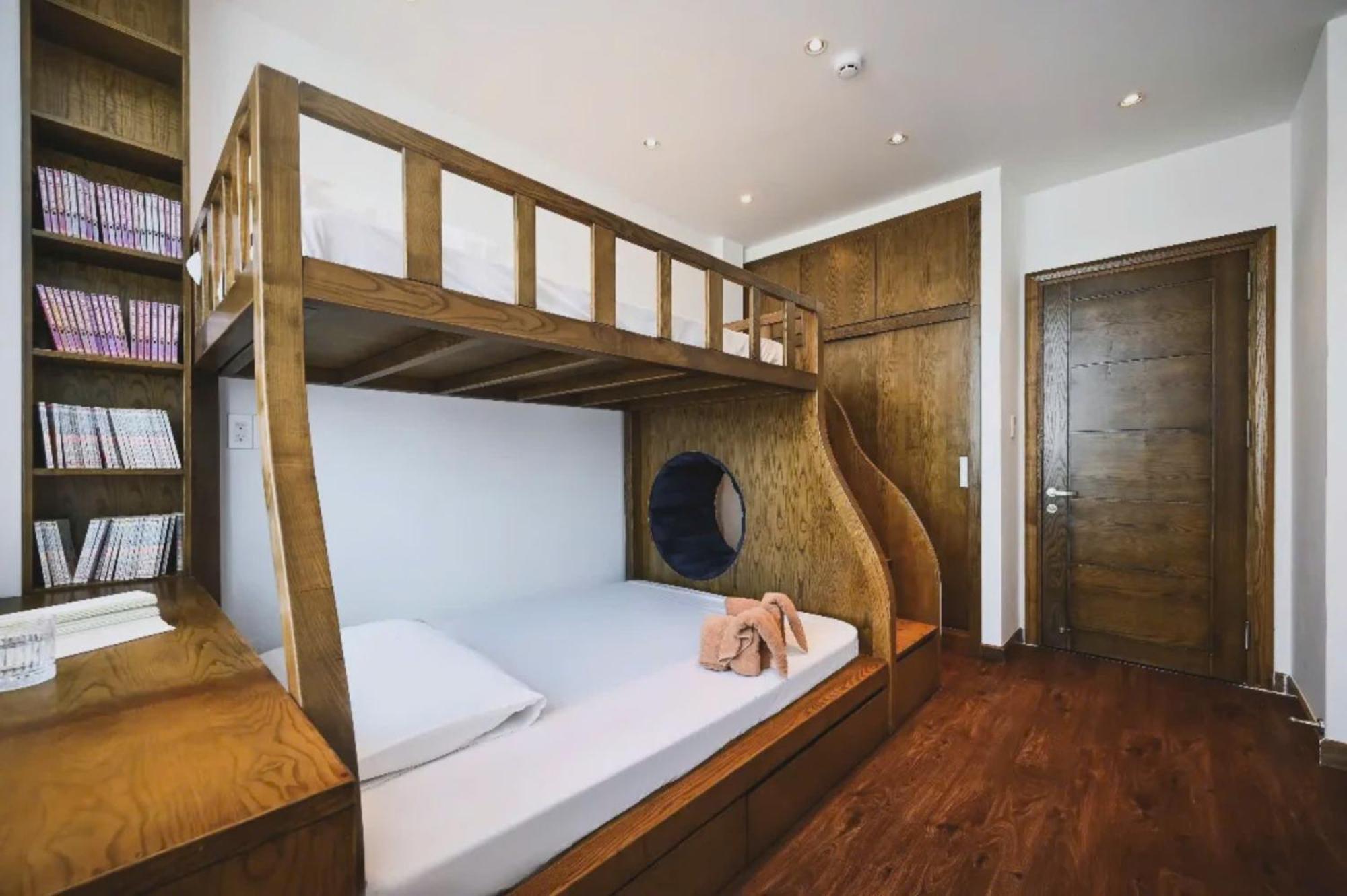 The Bloom Pham Viet Chanh - Modern Living Space In Saigon - A Choice For Western Travelers