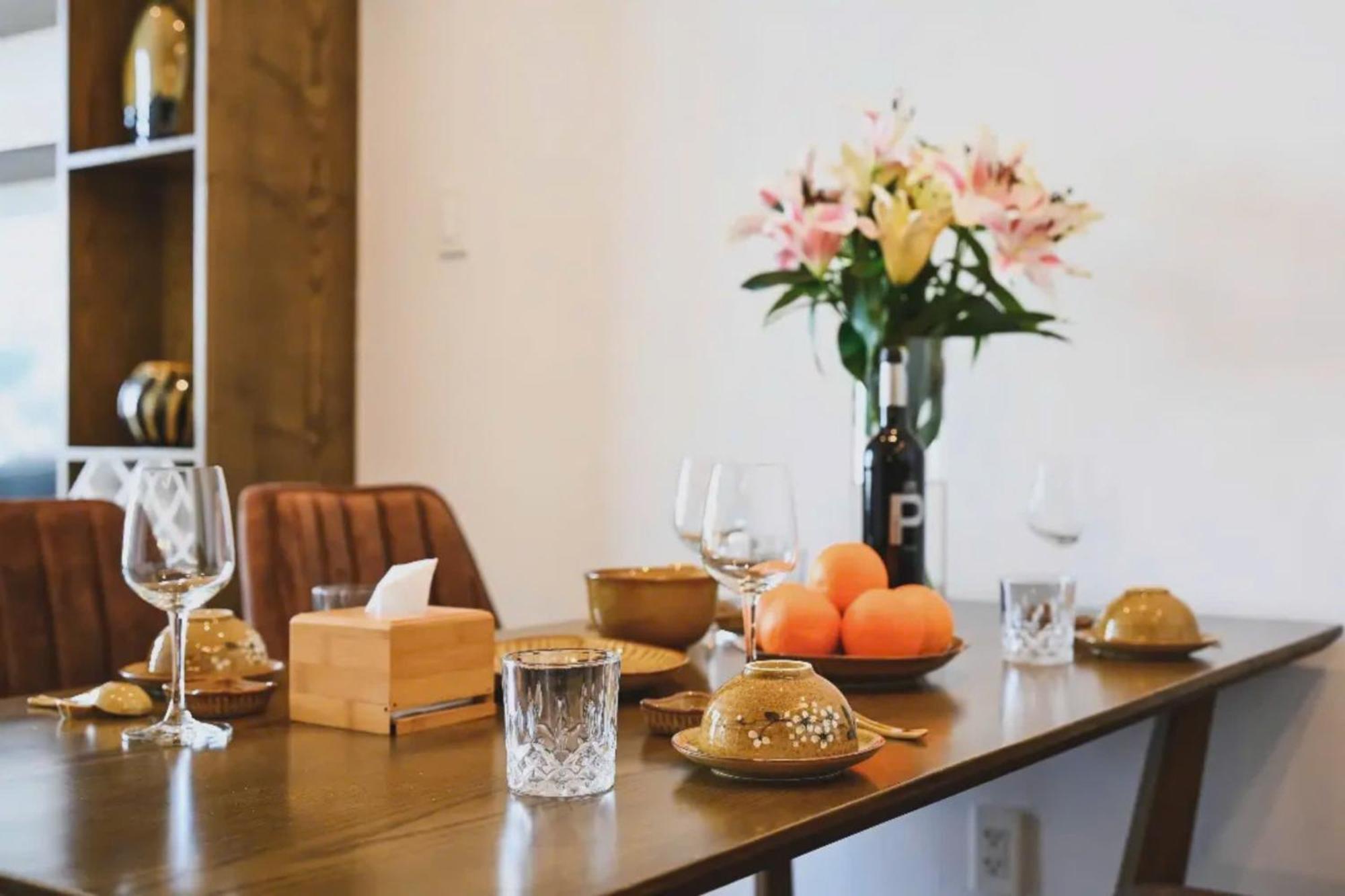 The Bloom Pham Viet Chanh - Modern Living Space In Saigon - A Choice For Western Travelers Hotel Ho Chi Minh City